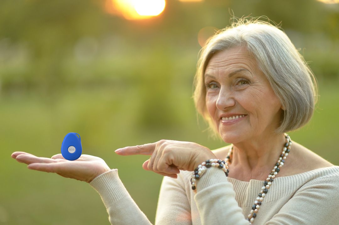 Elderly GPS Tracker Familyr
